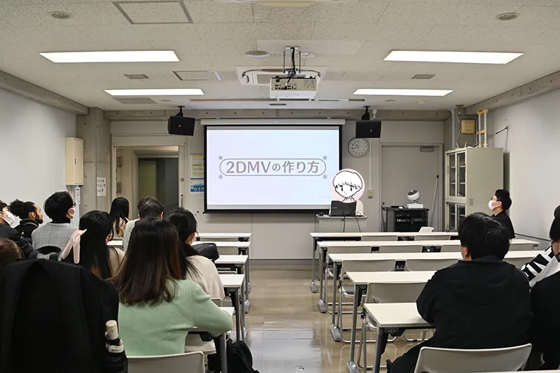 にじさんじやホロライブなどの映像ディレクター・みやざわえそらさんが来校！