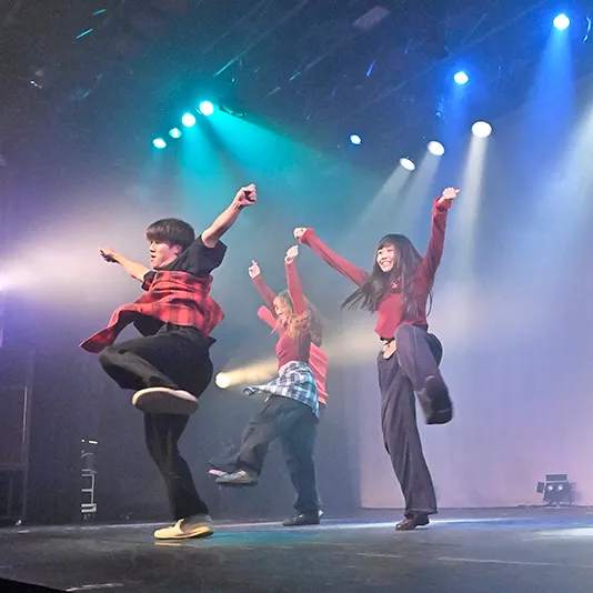 ダンスパフォーマンス科1年生の中間発表「EXAMINATION」を開催しました！