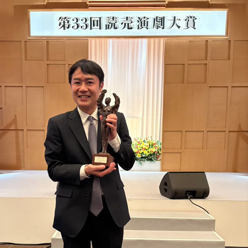 川嶋龍太郎OBプロデュースの舞台『WAR BRIDE』が「第33回読売演劇大賞」最優秀スタッフ賞を受賞！